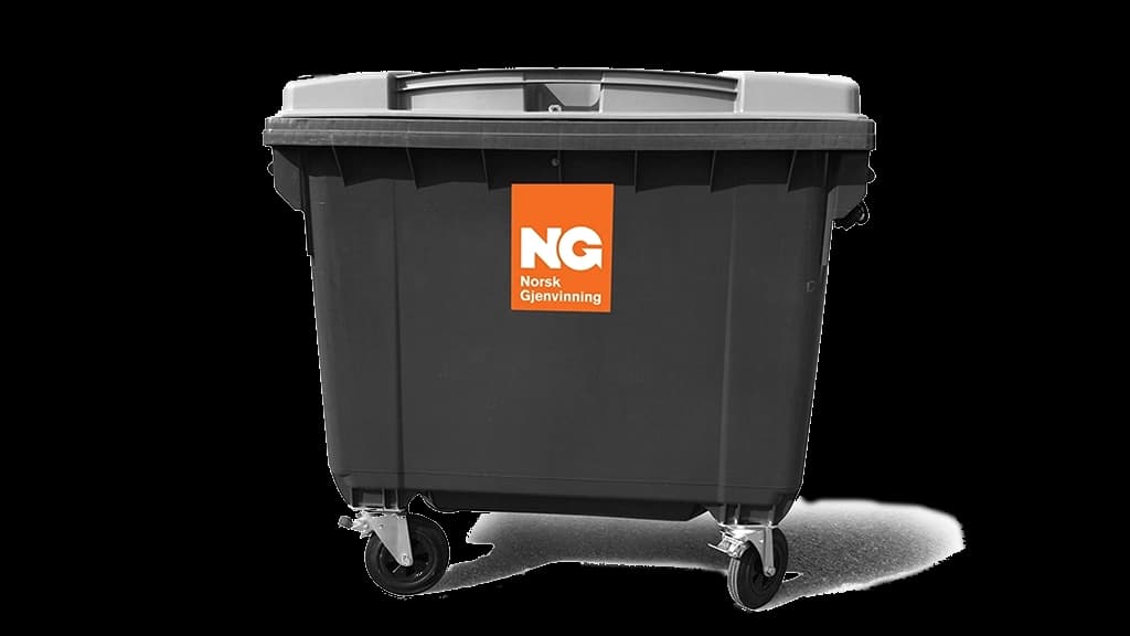 Stor grå avfallsbeholder med Norsk Gjenvinning-logo. Foto.